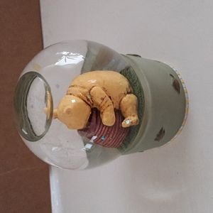 Charpente Disney snow globe